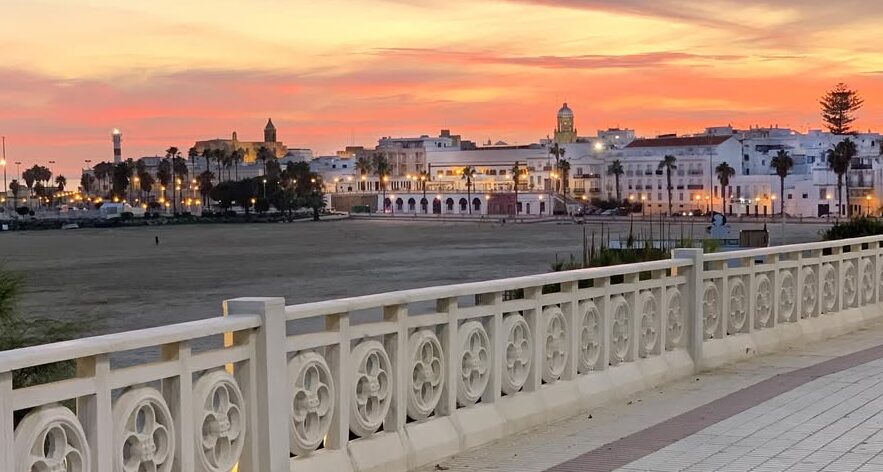 Guía Gastronómica y de Planes en Rota: Dónde comer, qué hacer y cómo vivir el auténtico verano en la Playa de la Costilla